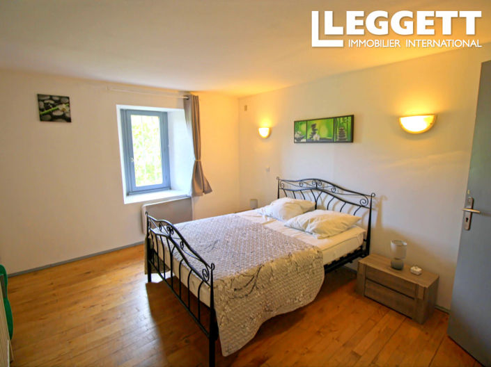 Image No.10-7 Bed House for sale