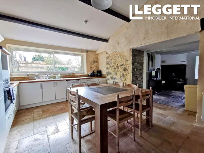 Image No.8-7 Bed House for sale