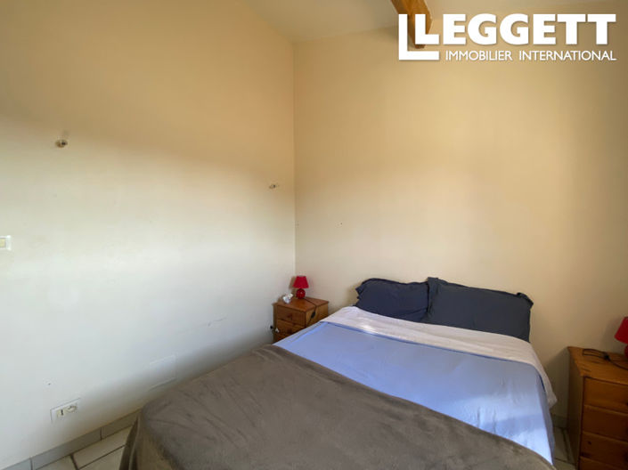 Image No.6-5 Bed House for sale