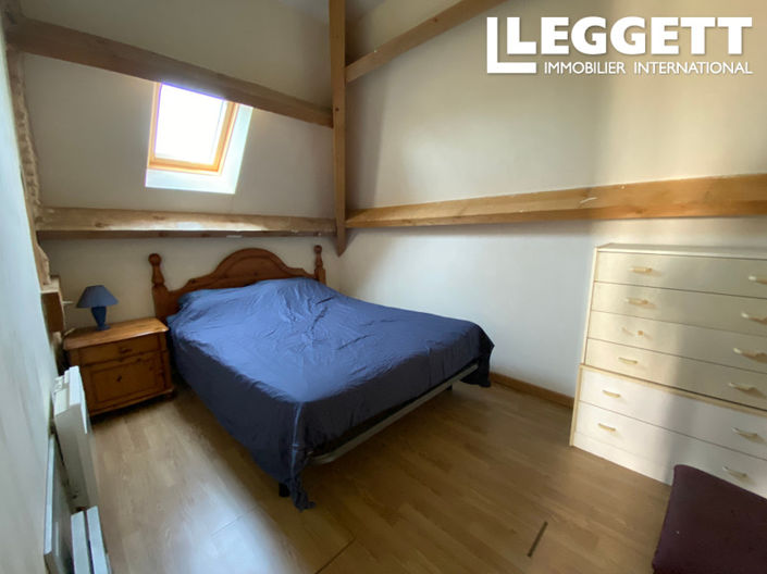 Image No.8-5 Bed House for sale