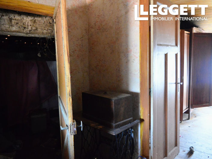 Image No.8-1 Bed House for sale