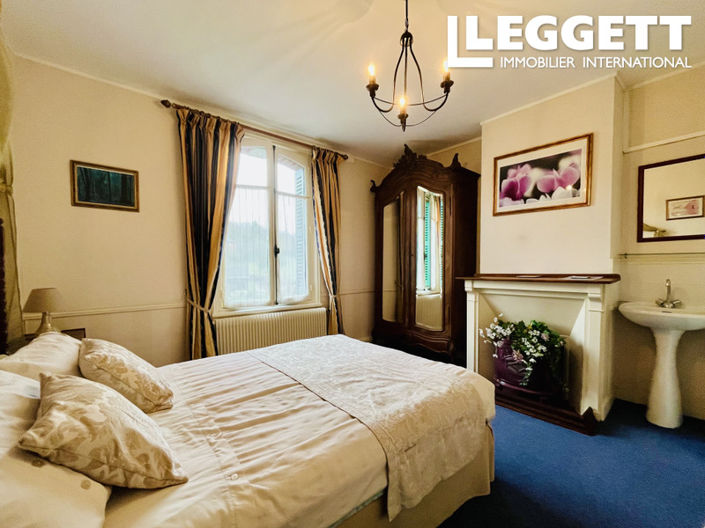 Image No.5-10 Bed House for sale