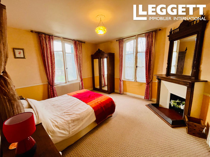 Image No.6-10 Bed House for sale