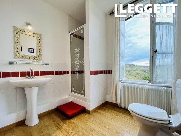 Image No.7-10 Bed House for sale