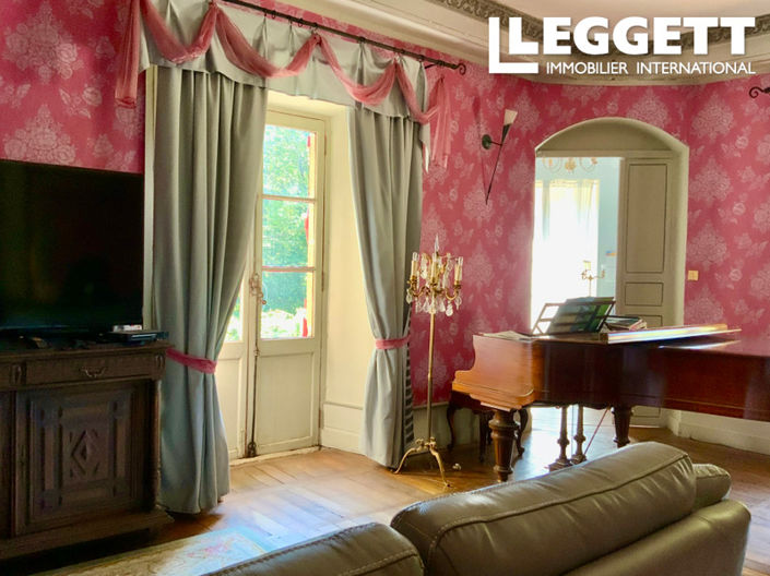 Image No.8-14 Bed Chateaux for sale