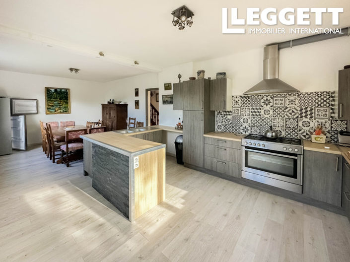 Image No.8-25 Bed House for sale