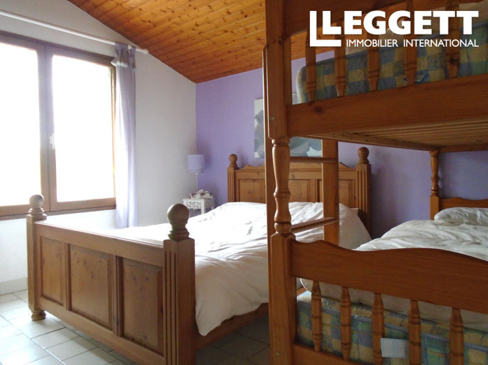 Image No.8-3 Bed House for sale