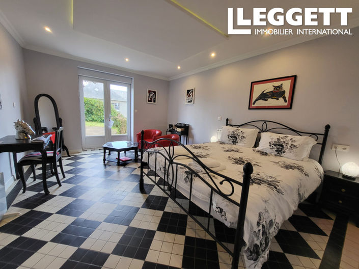 Image No.7-7 Bed House for sale