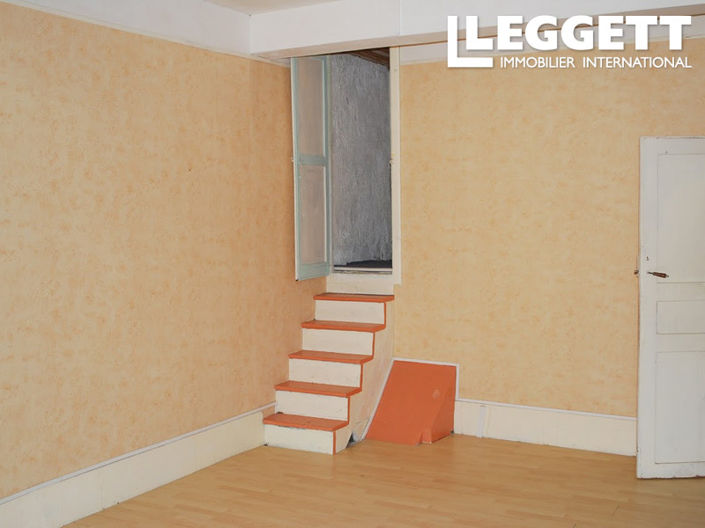 Image No.10-3 Bed House for sale