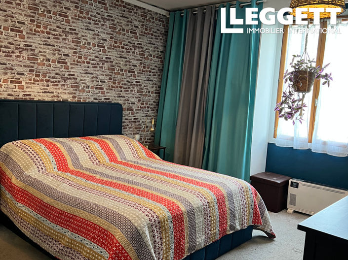 Image No.10-4 Bed Commercial for sale