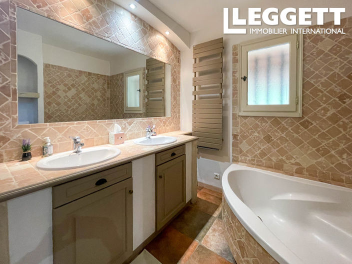 Image No.7-5 Bed House for sale