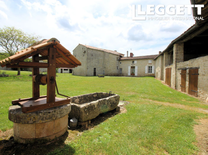 Image No.1-4 Bed House for sale