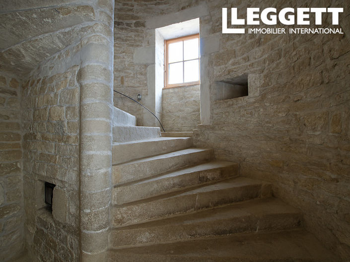 Image No.8-4 Bed House for sale