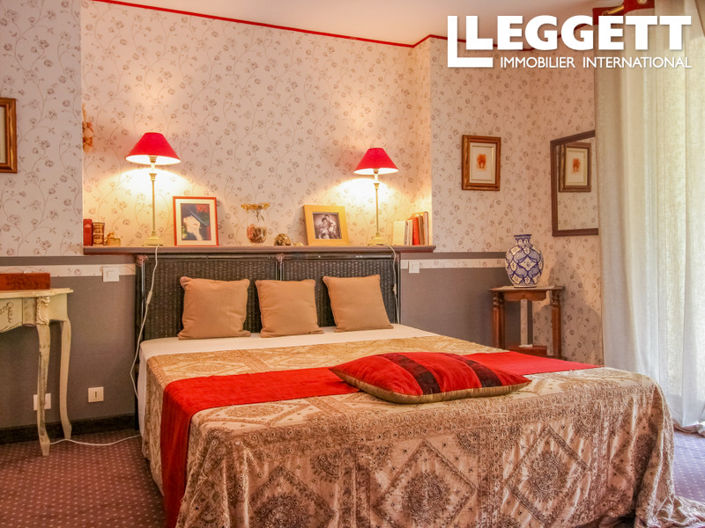 Image No.9-5 Bed House for sale