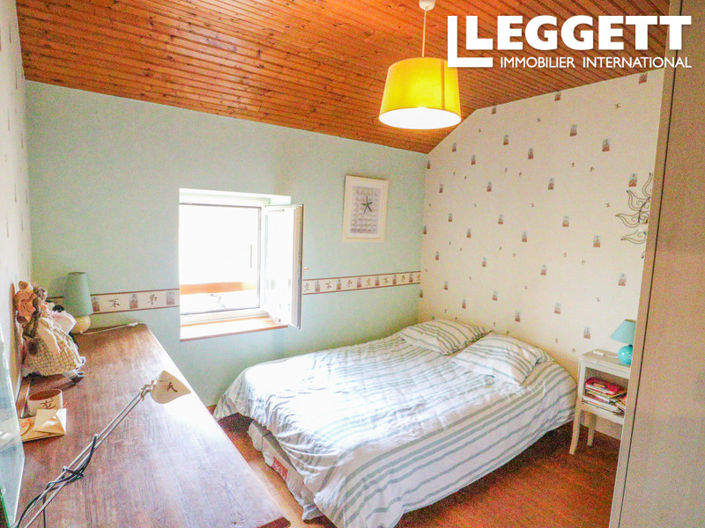 Image No.7-7 Bed House for sale