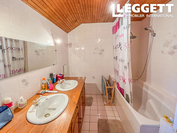 Image No.7-4 Bed House for sale