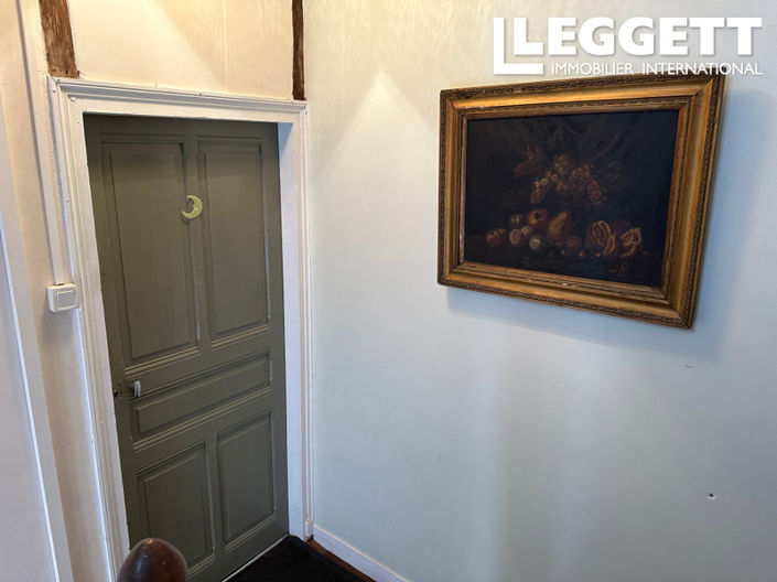 Image No.8-4 Bed Commercial for sale