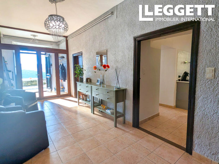 Image No.7-6 Bed House for sale