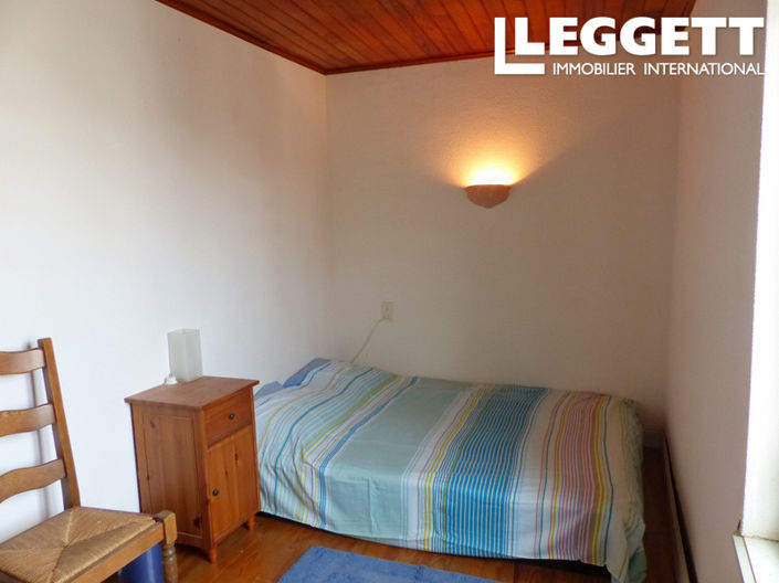 Image No.7-2 Bed House for sale