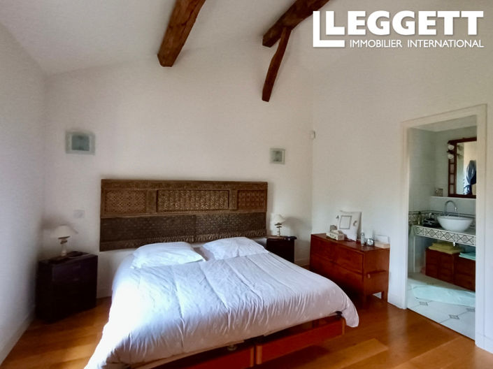 Image No.9-7 Bed House for sale