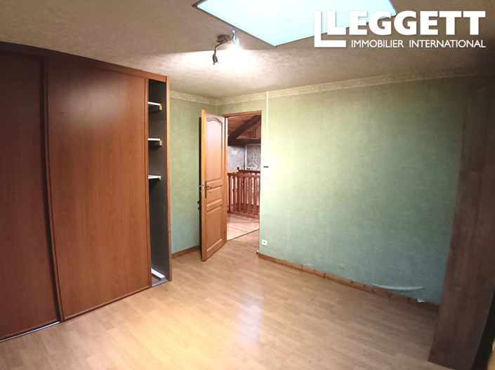 Image No.9-4 Bed House for sale