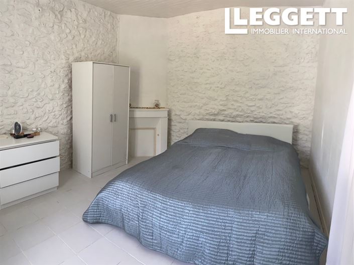 Image No.4-8 Bed House for sale