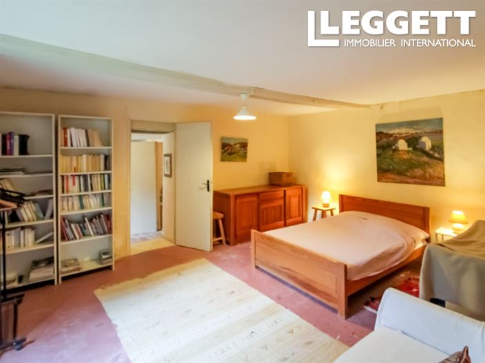 Image No.5-2 Bed House for sale