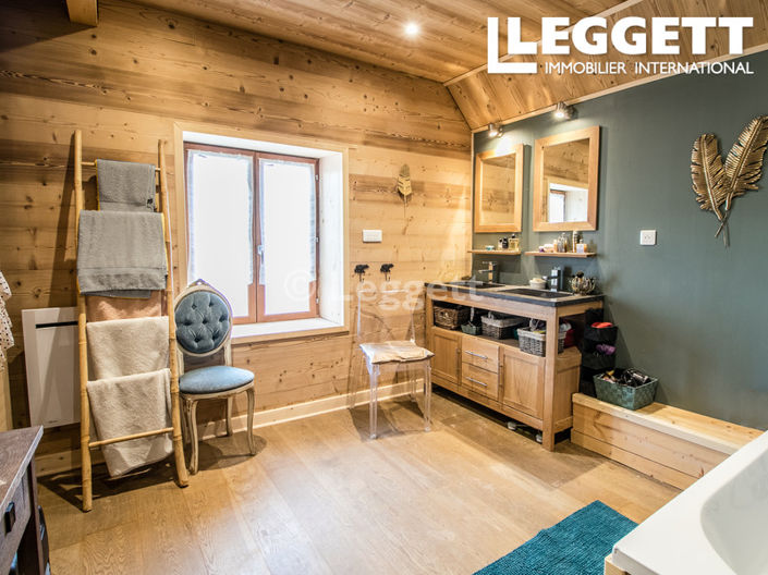 Image No.10-27 Bed Commercial for sale