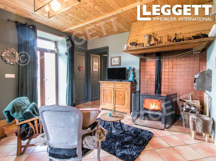 Image No.5-27 Bed Commercial for sale