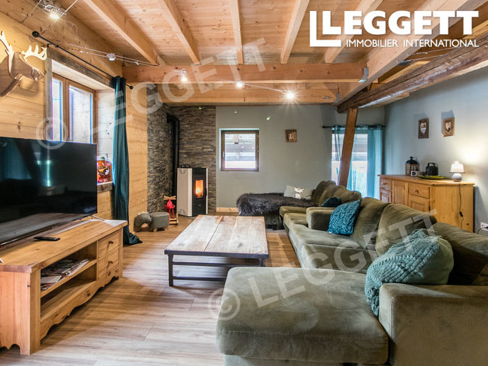 Image No.7-27 Bed Commercial for sale