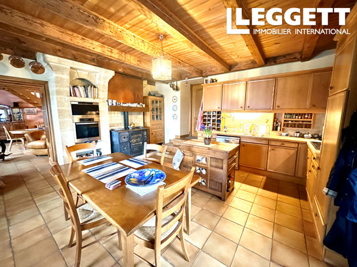 Image No.6-10 Bed House for sale