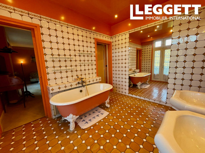 Image No.7-9 Bed House for sale