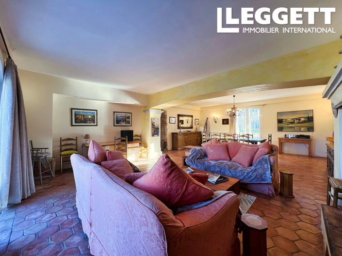 Image No.6-5 Bed House for sale