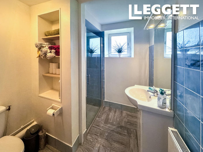 Image No.8-7 Bed House for sale