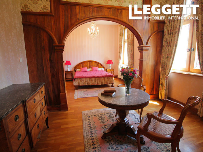 Image No.10-Châteaux de 55 chambres à vendre à Le Buisson-de-Cadouin