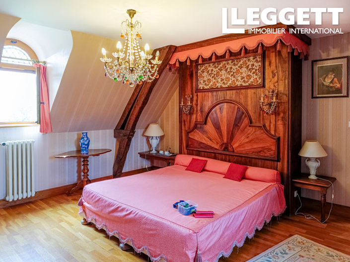 Image No.7-Châteaux de 55 chambres à vendre à Le Buisson-de-Cadouin