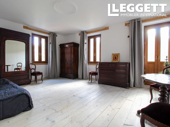 Image No.6-11 Bed House for sale