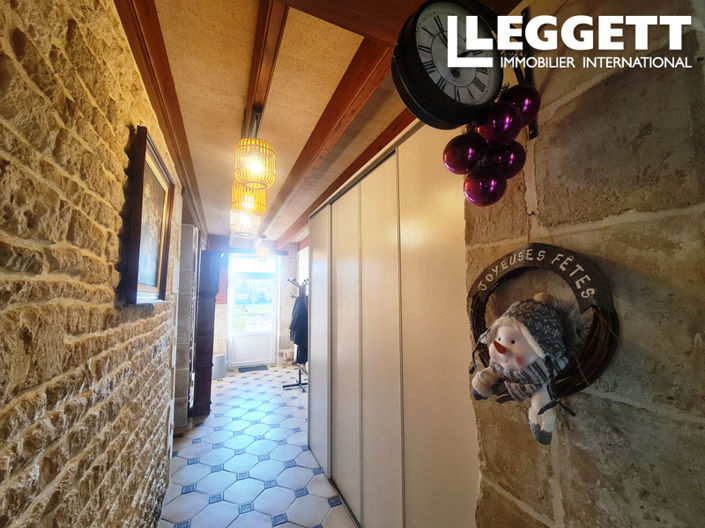 Image No.2-5 Bed House for sale