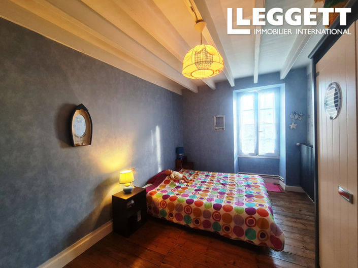 Image No.6-5 Bed House for sale