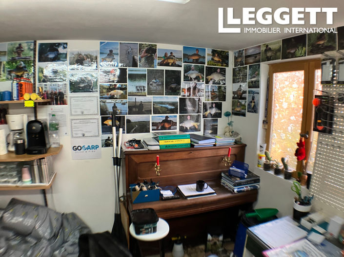 Image No.8-3 Bed Land for sale