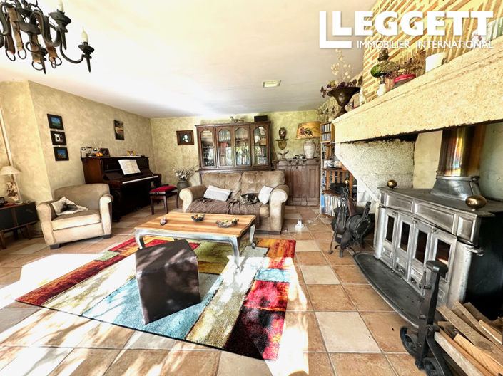 Image No.7-4 Bed House for sale