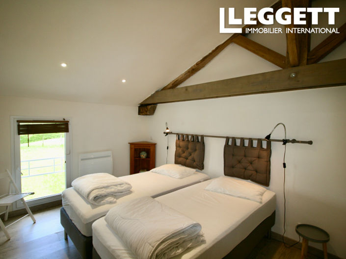 Image No.8-4 Bed House for sale