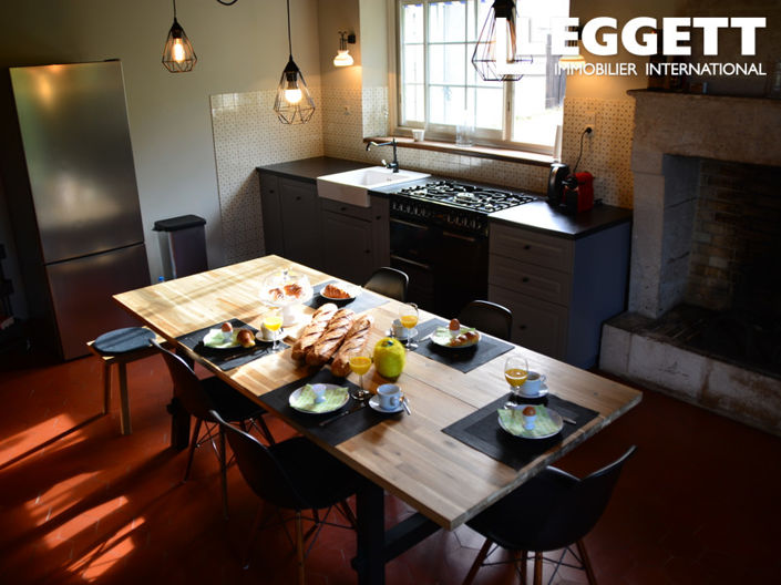 Image No.6-6 Bed House for sale