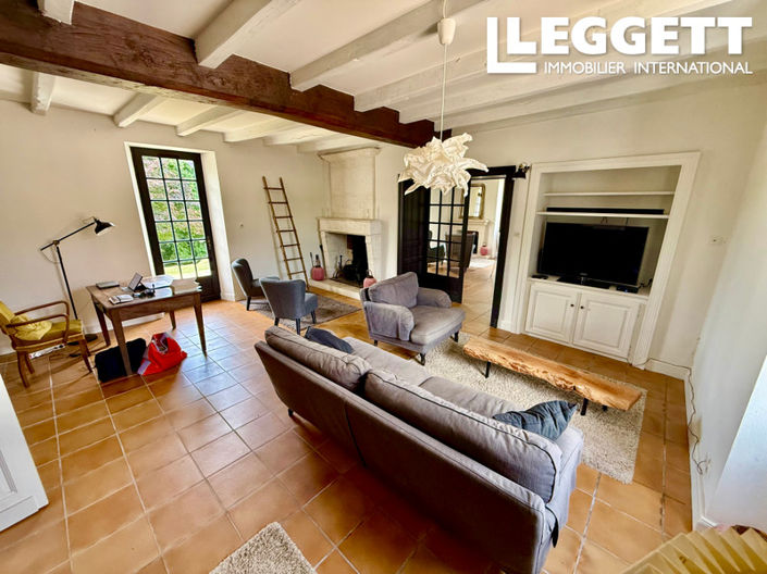 Image No.7-6 Bed House for sale