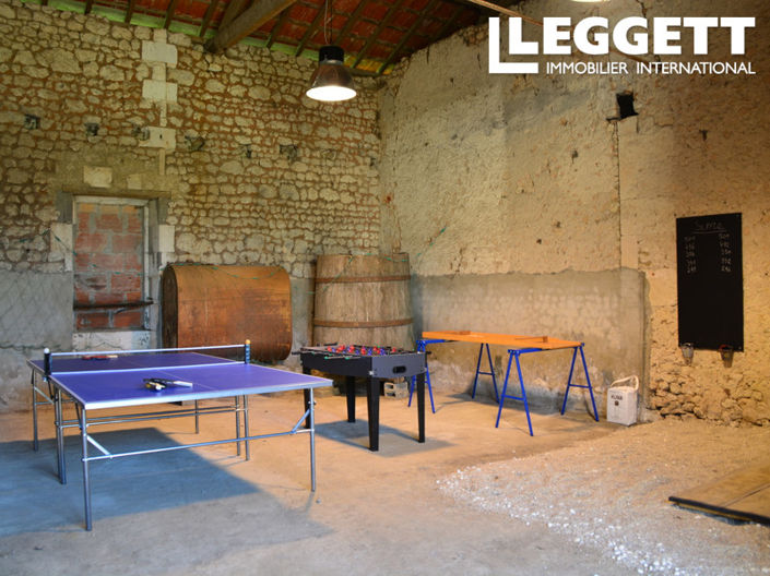 Image No.8-6 Bed House for sale