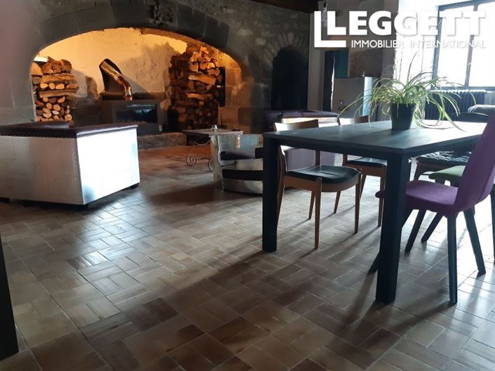 Image No.6-8 Bed House for sale