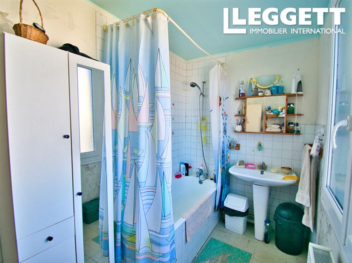 Image No.10-3 Bed House for sale