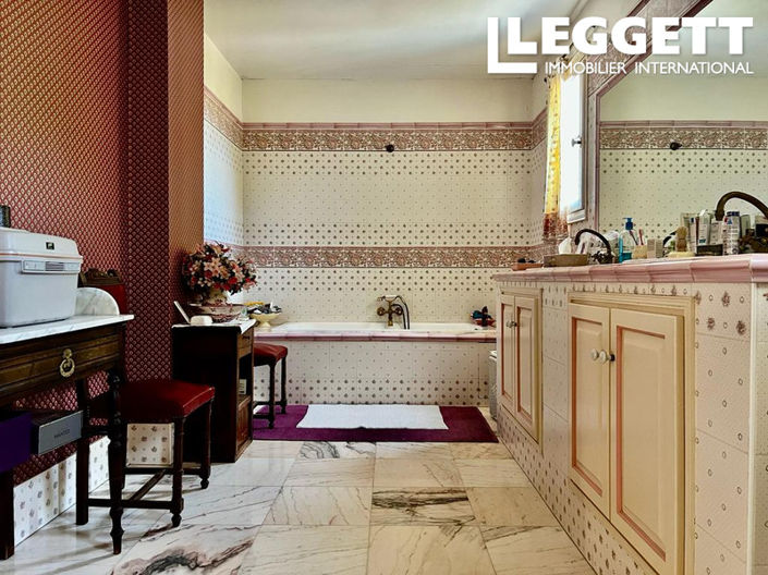 Image No.2-4 Bed House for sale