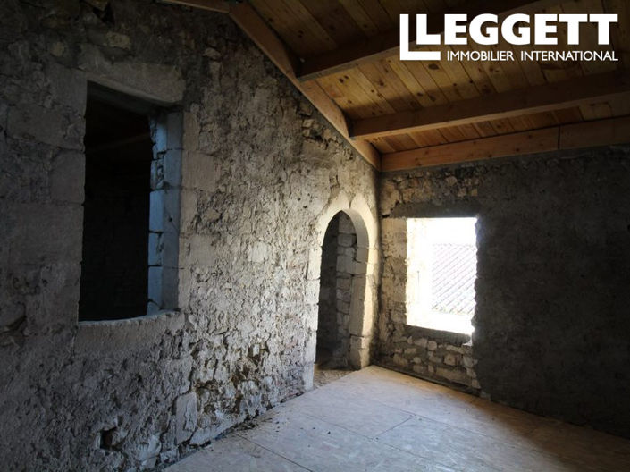 Image No.8-4 Bed House for sale