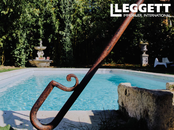 Image No.2-8 Bed House for sale